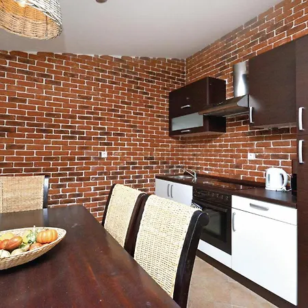 Stunning Home In Okrug Gornji With Wifi Ferienhaus *