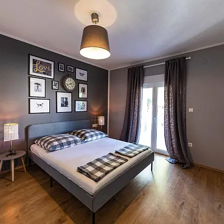 Ferienhaus Stunning Home In Okrug Gornji With Wifi Trogir