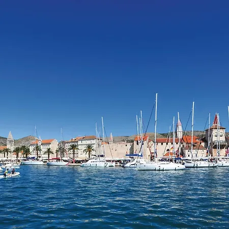 Okrug Gornji 73 With Outdoor Swimmingpool * Trogir