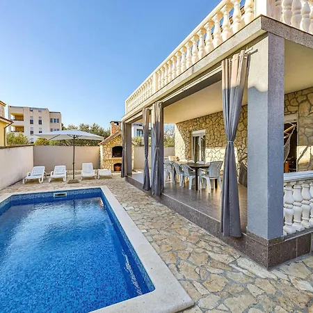 Будинок відпочинку Okrug Gornji 73 With Outdoor Swimmingpool *