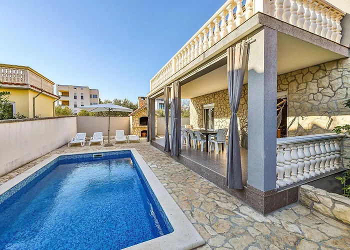 Будинок відпочинку Okrug Gornji 73 With Outdoor Swimmingpool *