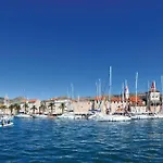 Holiday Home Okrug Gornji 73 With Outdoor Swimmingpool * Trogir