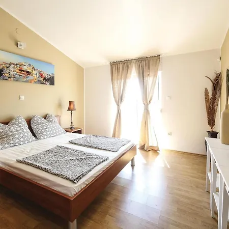 Holiday Home Okrug Gornji 73 With Outdoor Swimmingpool Трогир