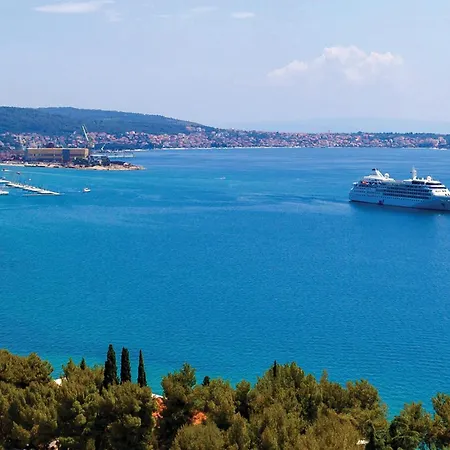 Okrug Gornji 73 With Outdoor Swimmingpool * Trogir