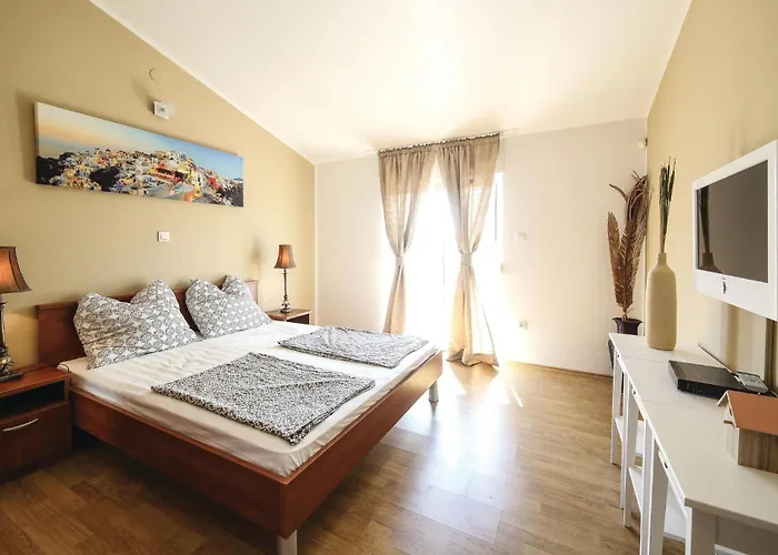 Okrug Gornji 73 With Outdoor Swimmingpool Trogir