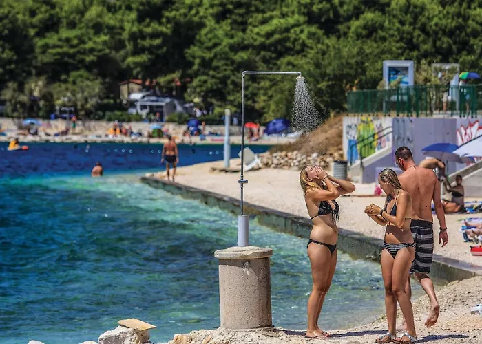 Okrug Gornji 73 With Outdoor Swimmingpool *