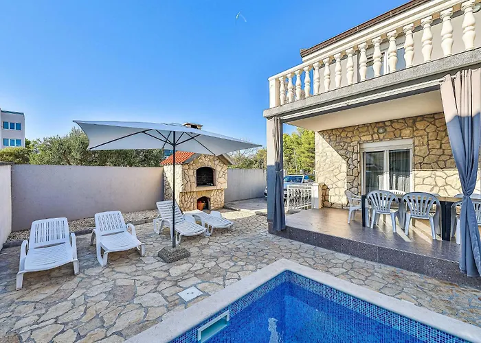 Okrug Gornji 73 With Outdoor Swimmingpool