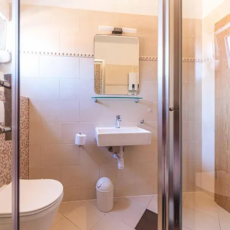بيت للعطل Okrug Gornji 73 With Outdoor Swimmingpool