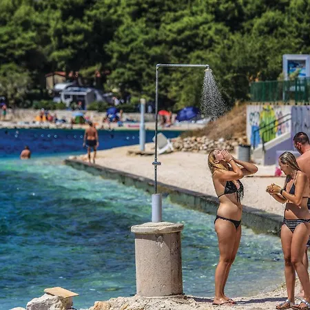 Okrug Gornji 73 With Outdoor Swimmingpool *